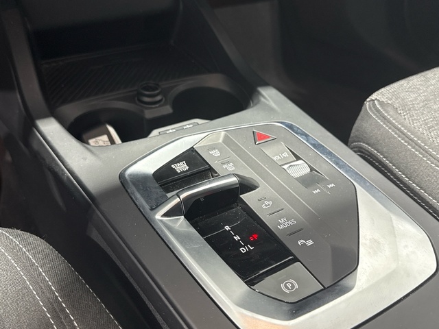 BMW Serie 1 120d color Gris. Año 2025. 120KW(163CV). Diésel. En concesionario Auto Premier, S.A. - MADRID de Madrid