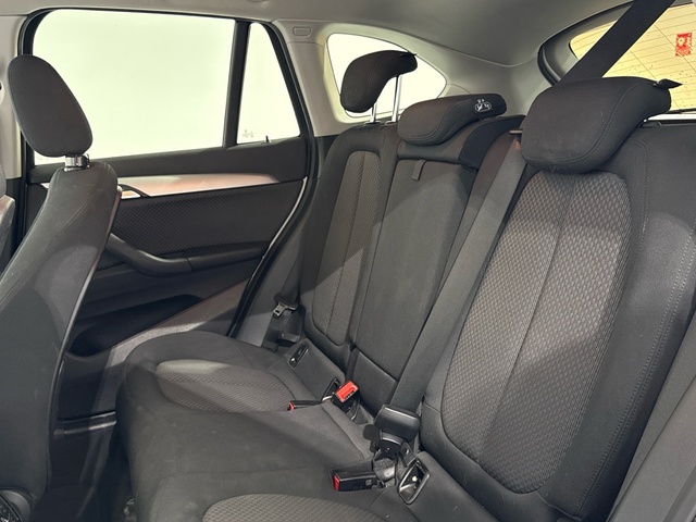 BMW X1 sDrive18i color Blanco. Año 2021. 103KW(140CV). Gasolina. En concesionario Auto Premier, S.A. - MADRID de Madrid