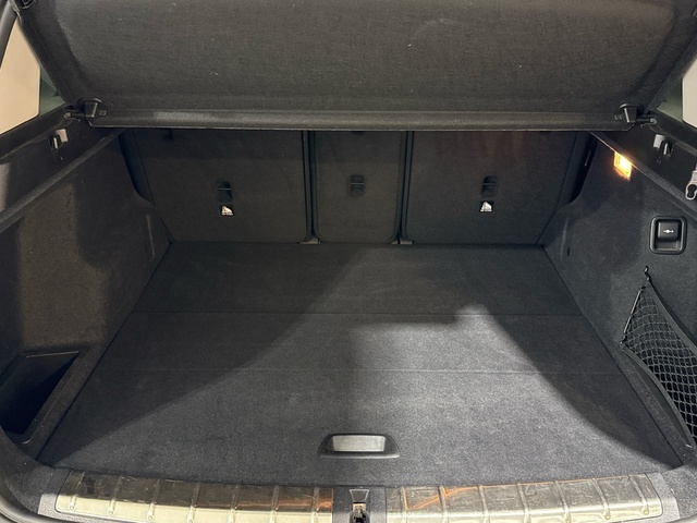 BMW X1 sDrive18i color Blanco. Año 2021. 103KW(140CV). Gasolina. En concesionario Auto Premier, S.A. - MADRID de Madrid