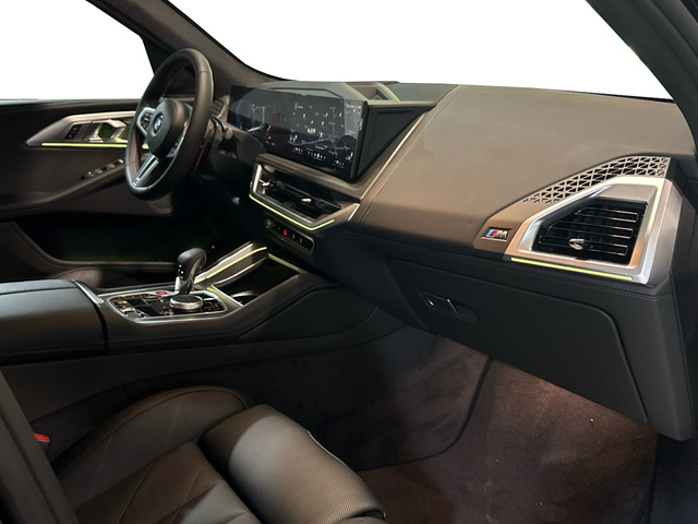 BMW XM 50e color Negro. Año 2025. 350KW(476CV). Híbrido Electro/Gasolina. En concesionario Auto Premier, S.A. - MADRID de Madrid