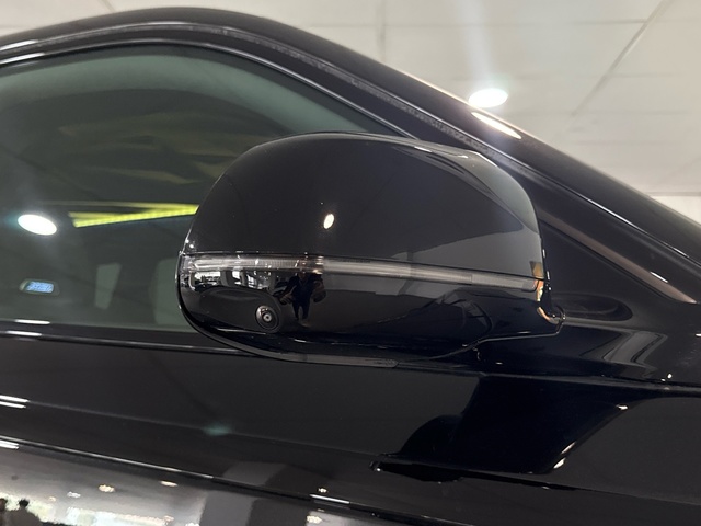 BMW XM 50e color Negro. Año 2025. 350KW(476CV). Híbrido Electro/Gasolina. En concesionario Auto Premier, S.A. - MADRID de Madrid