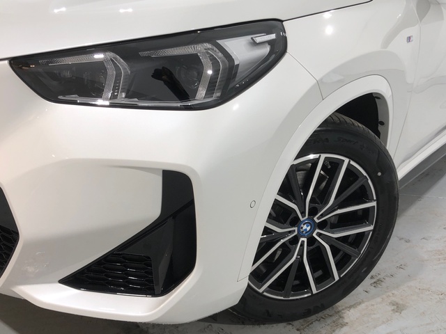 BMW iX1 xDrive30 color Blanco. Año 2025. 230KW(313CV). Eléctrico. En concesionario Auto Premier, S.A. - MADRID de Madrid