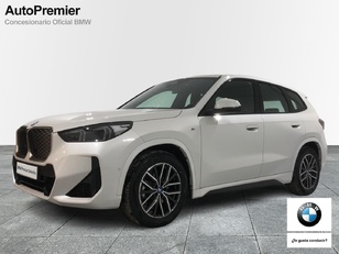 Fotos de BMW iX1 xDrive30 color Blanco. Año 2025. 230KW(313CV). Eléctrico. En concesionario Auto Premier, S.A. - MADRID de Madrid