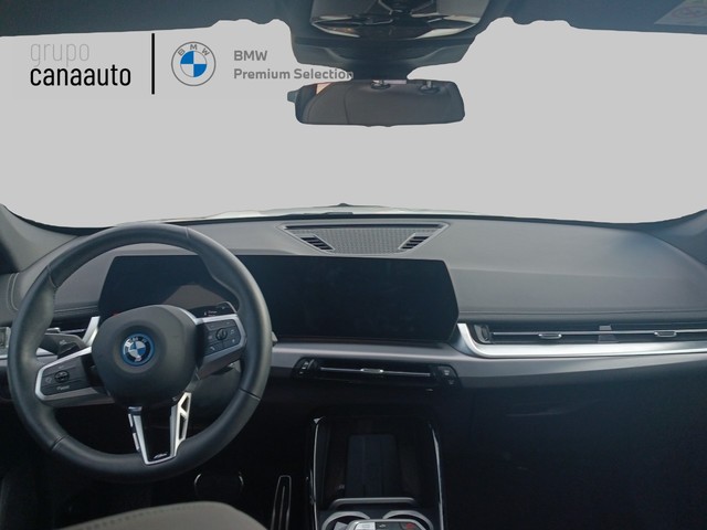 BMW X1 xDrive25e color Blanco. Año 2025. 180KW(245CV). Híbrido Electro/Gasolina. En concesionario TACO de Sta. C. Tenerife