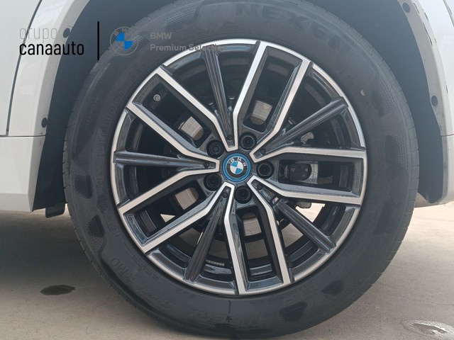 BMW X1 xDrive25e color Blanco. Año 2025. 180KW(245CV). Híbrido Electro/Gasolina. En concesionario TACO de Sta. C. Tenerife
