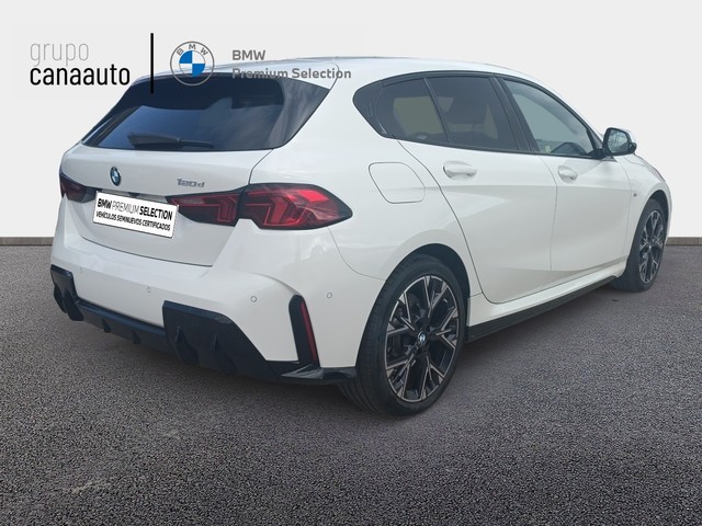 BMW Serie 1 120d color Blanco. Año 2025. 120KW(163CV). Diésel. En concesionario TACO de Sta. C. Tenerife