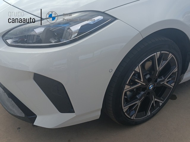 BMW Serie 1 120d color Blanco. Año 2025. 120KW(163CV). Diésel. En concesionario TACO de Sta. C. Tenerife