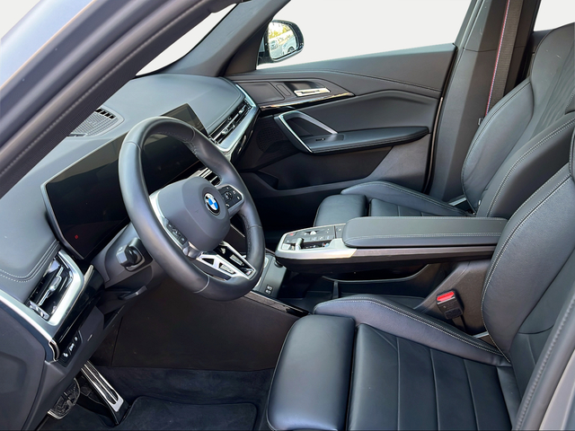 BMW X1 sDrive20i color Blanco. Año 2025. 125KW(170CV). Gasolina. En concesionario Ilbira Motor | Granada de Granada