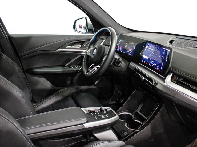 BMW X1 sDrive20d color Gris Plata. Año 2024. 120KW(163CV). Diésel. En concesionario Barcelona Premium -- GRAN VIA de Barcelona