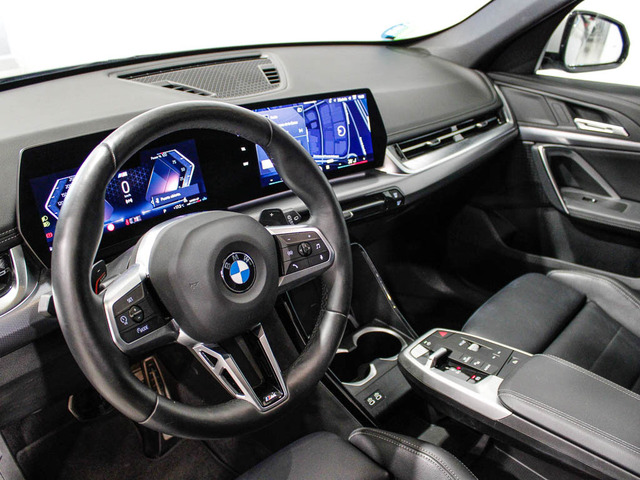 BMW X1 sDrive20d color Gris Plata. Año 2024. 120KW(163CV). Diésel. En concesionario Barcelona Premium -- GRAN VIA de Barcelona