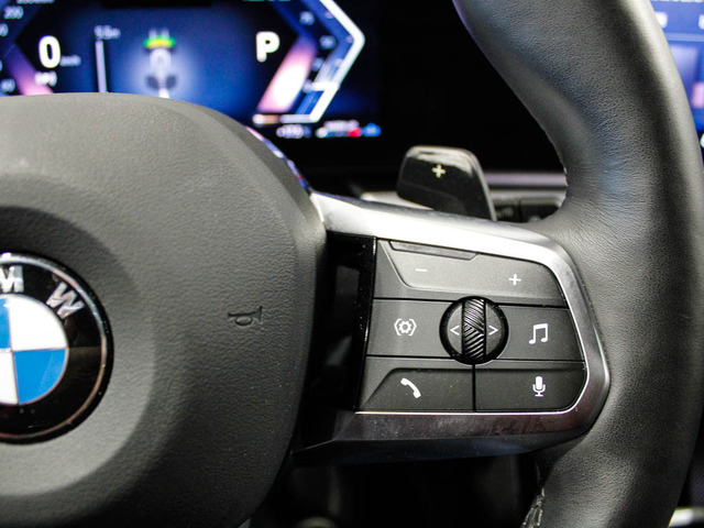 BMW X1 sDrive20d color Gris Plata. Año 2024. 120KW(163CV). Diésel. En concesionario Barcelona Premium -- GRAN VIA de Barcelona