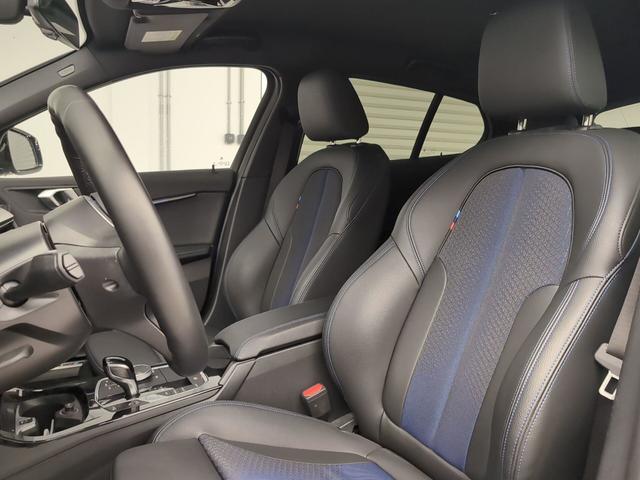 fotoG 14 del BMW Serie 1 118d Business 110 kW (150 CV) 150cv Diésel del 2024 en Almería