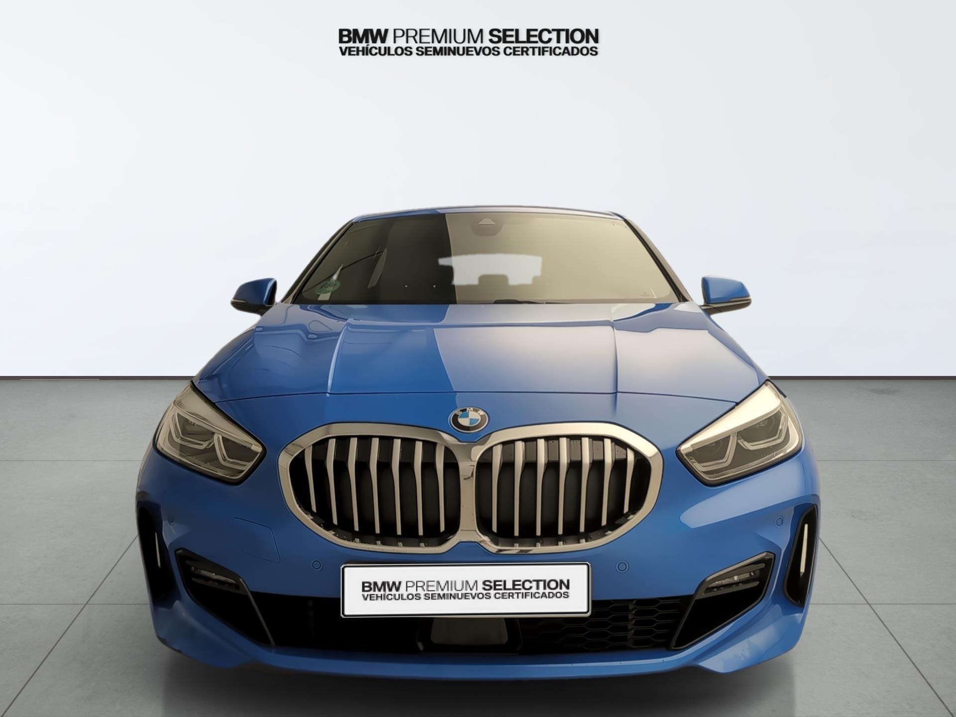 BMW Serie 1 118d color Azul. Año 2024. 110KW(150CV). Diésel. En concesionario Automotor Costa, S.L.U. de Almería