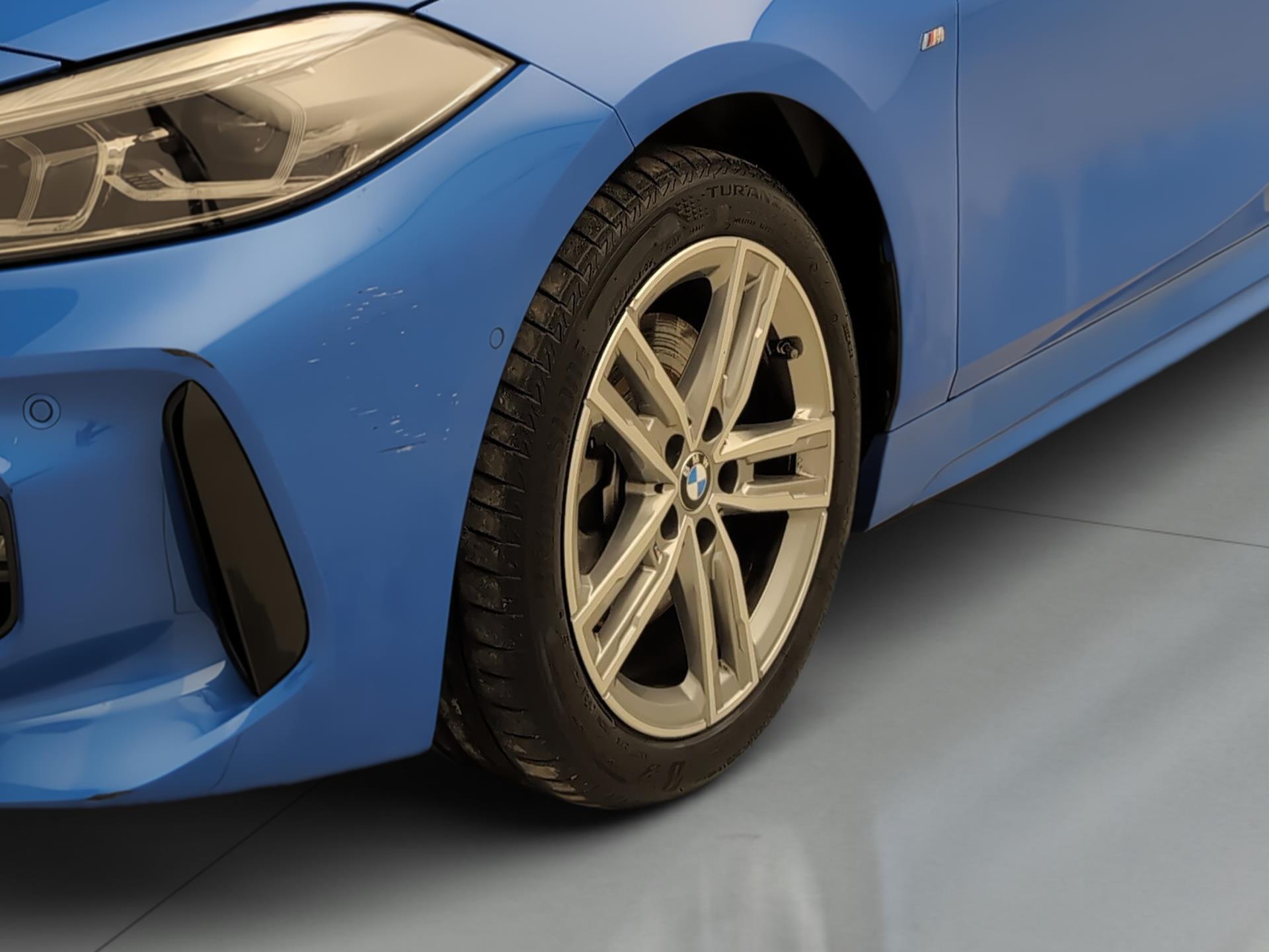 BMW Serie 1 118d color Azul. Año 2024. 110KW(150CV). Diésel. En concesionario Automotor Costa, S.L.U. de Almería