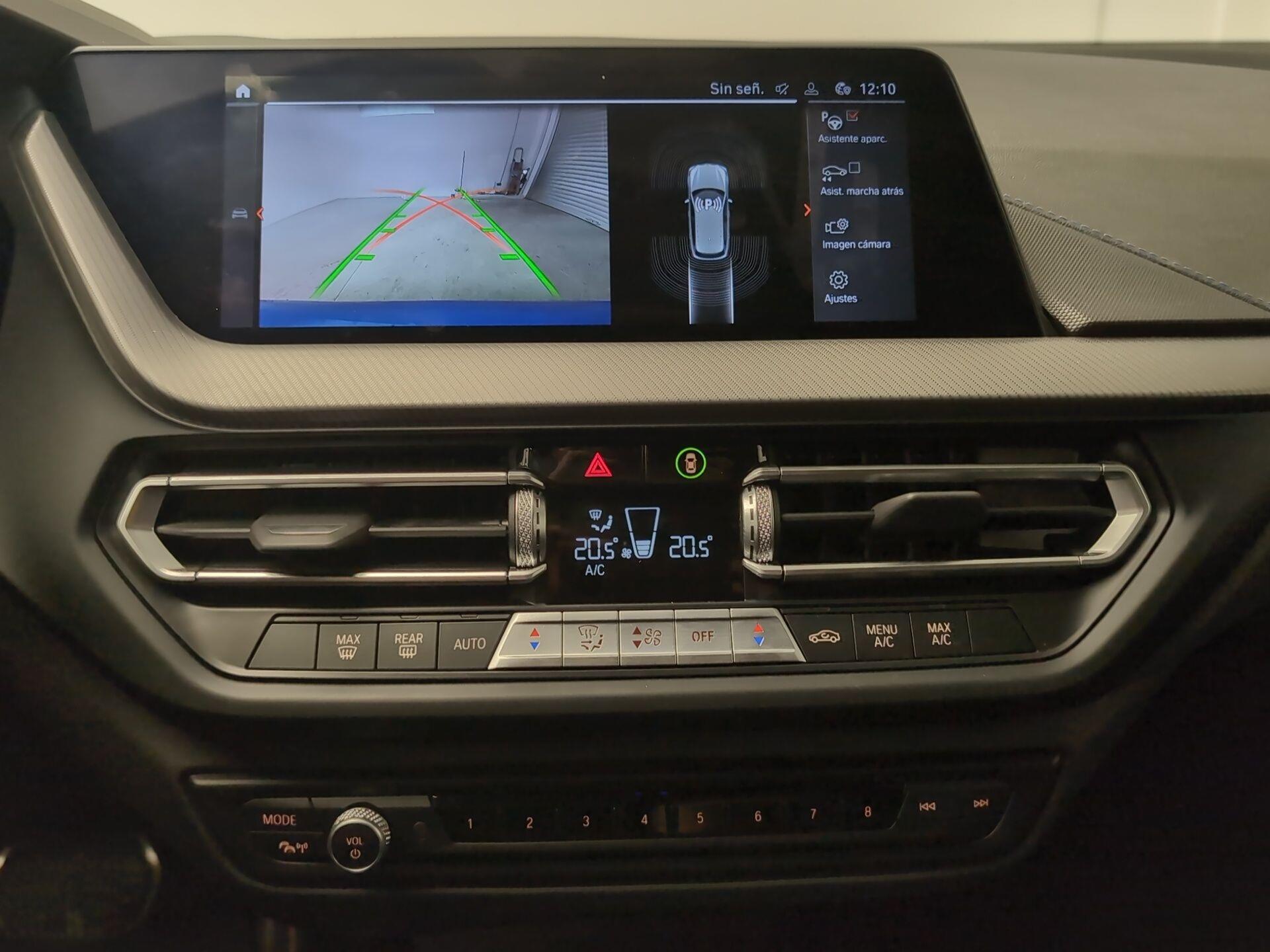 BMW Serie 1 118d color Azul. Año 2024. 110KW(150CV). Diésel. En concesionario Automotor Costa, S.L.U. de Almería