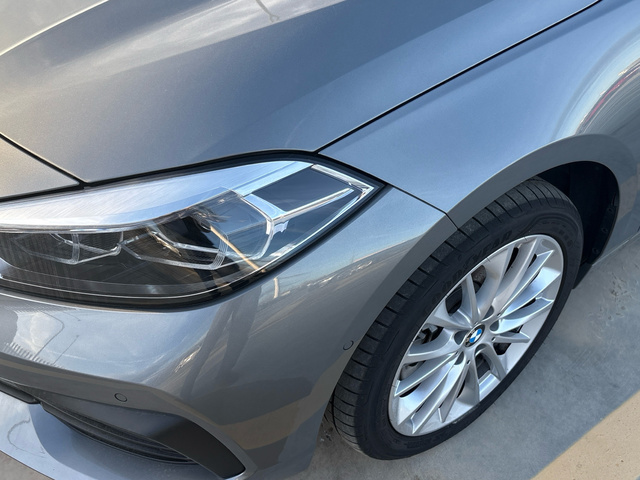 BMW Serie 1 118d color Gris. Año 2024. 110KW(150CV). Diésel. En concesionario BYmyCAR Madrid - Algete de Madrid