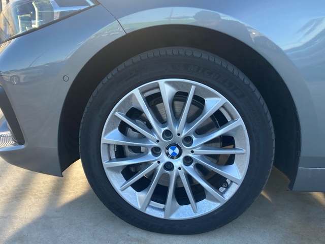 BMW Serie 1 118d color Gris. Año 2024. 110KW(150CV). Diésel. En concesionario BYmyCAR Madrid - Algete de Madrid