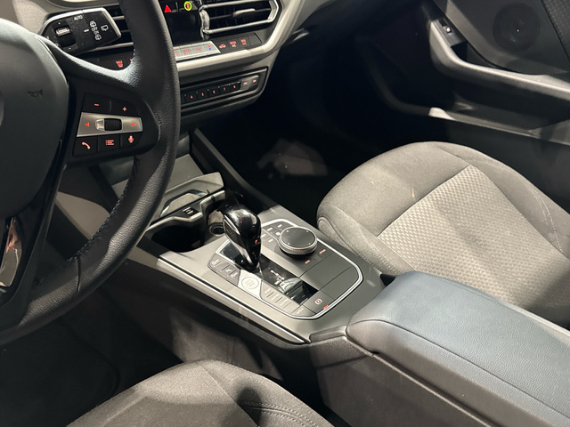 fotoG 12 del BMW Serie 1 118d Business 110 kW (150 CV) 150cv Diésel del 2024 en Madrid