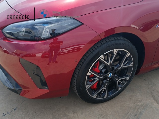 BMW Serie 1 116i color Rojo. Año 2025. 90KW(122CV). Gasolina. En concesionario AVERIA de Sta. C. Tenerife