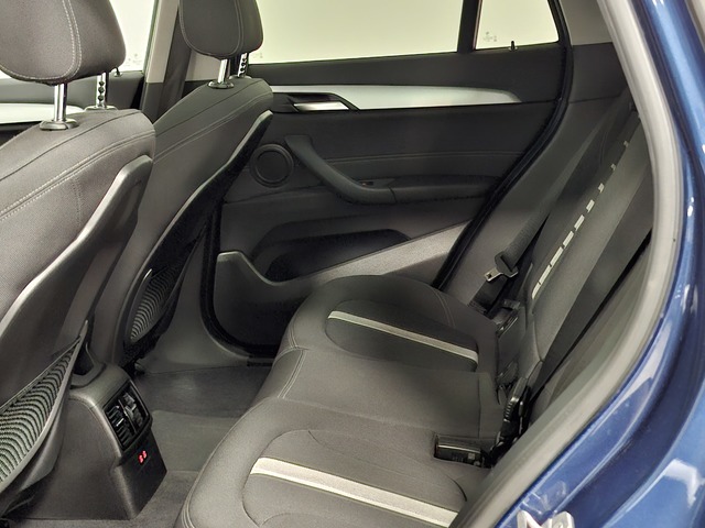 BMW X1 sDrive18d color Azul. Año 2022. 110KW(150CV). Diésel. En concesionario Automoviles Bertolin S.L. de Valencia