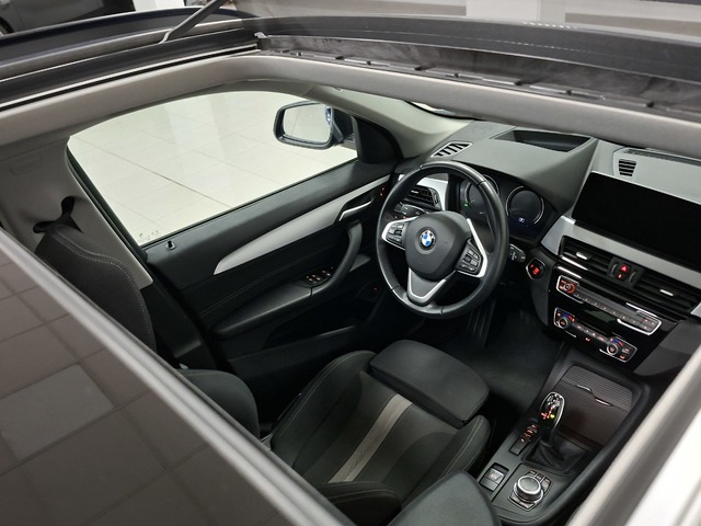 BMW X1 sDrive18d color Azul. Año 2022. 110KW(150CV). Diésel. En concesionario Automoviles Bertolin S.L. de Valencia