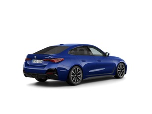 Fotos de BMW Serie 4 420d Gran Coupe color Azul. Año 2025. 140KW(190CV). Diésel. En concesionario Celtamotor Vigo de Pontevedra