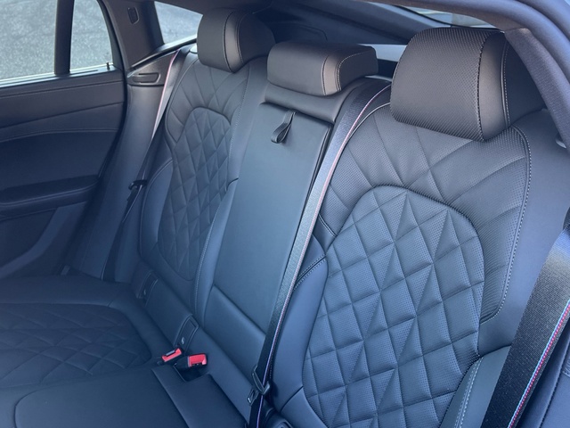 BMW X6 xDrive30d color Gris. Año 2025. 210KW(286CV). Diésel. En concesionario Celtamotor Vigo de Pontevedra