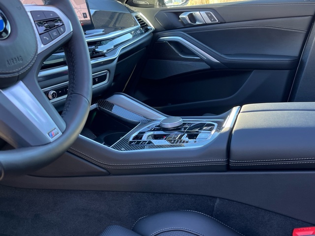 BMW X6 xDrive30d color Gris. Año 2025. 210KW(286CV). Diésel. En concesionario Celtamotor Vigo de Pontevedra