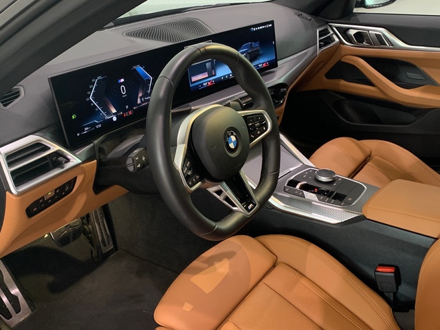 BMW Serie 4 430i Gran Coupe color Negro. Año 2025. 180KW(245CV). Gasolina. En concesionario Celtamotor Lalín de Pontevedra