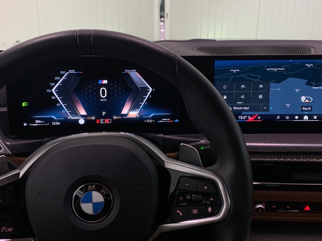 BMW Serie 4 430i Gran Coupe color Negro. Año 2025. 180KW(245CV). Gasolina. En concesionario Celtamotor Lalín de Pontevedra