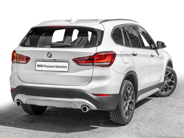 BMW X1 sDrive18d color Blanco. Año 2021. 110KW(150CV). Diésel. En concesionario Caetano Cuzco, Alcalá de Madrid