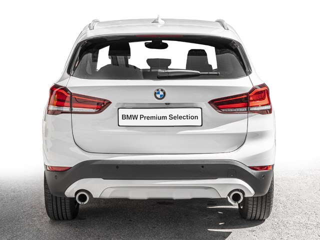 BMW X1 sDrive18d color Blanco. Año 2021. 110KW(150CV). Diésel. En concesionario Caetano Cuzco, Alcalá de Madrid