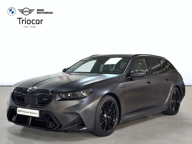 BMW M M5 Touring color Gris. Año 2025. 535KW(727CV). Híbrido Electro/Gasolina. En concesionario Triocar Gijón (Bmw y Mini) de Asturias