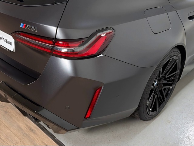 BMW M M5 Touring color Gris. Año 2025. 535KW(727CV). Híbrido Electro/Gasolina. En concesionario Triocar Gijón (Bmw y Mini) de Asturias