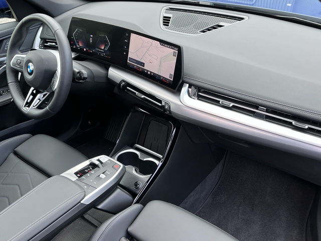 BMW X1 xDrive20d color Azul. Año 2025. 120KW(163CV). Diésel. En concesionario Celtamotor Vigo de Pontevedra