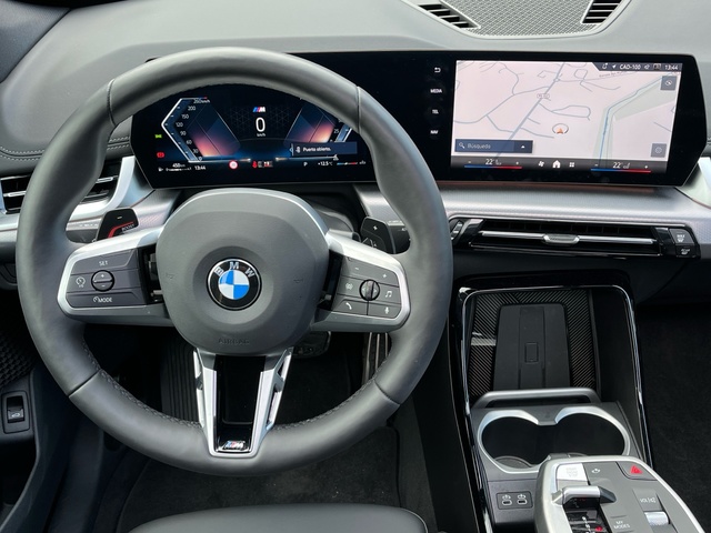 BMW X1 xDrive20d color Azul. Año 2025. 120KW(163CV). Diésel. En concesionario Celtamotor Vigo de Pontevedra