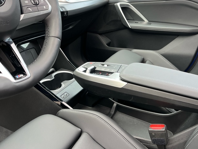 BMW X1 xDrive20d color Azul. Año 2025. 120KW(163CV). Diésel. En concesionario Celtamotor Vigo de Pontevedra