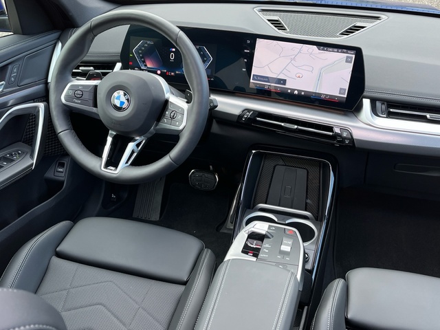 BMW X1 xDrive20d color Azul. Año 2025. 120KW(163CV). Diésel. En concesionario Celtamotor Vigo de Pontevedra