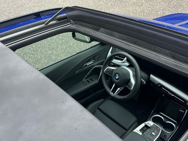 BMW X1 xDrive20d color Azul. Año 2025. 120KW(163CV). Diésel. En concesionario Celtamotor Vigo de Pontevedra