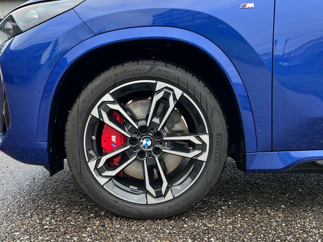 BMW X1 xDrive20d color Azul. Año 2025. 120KW(163CV). Diésel. En concesionario Celtamotor Vigo de Pontevedra