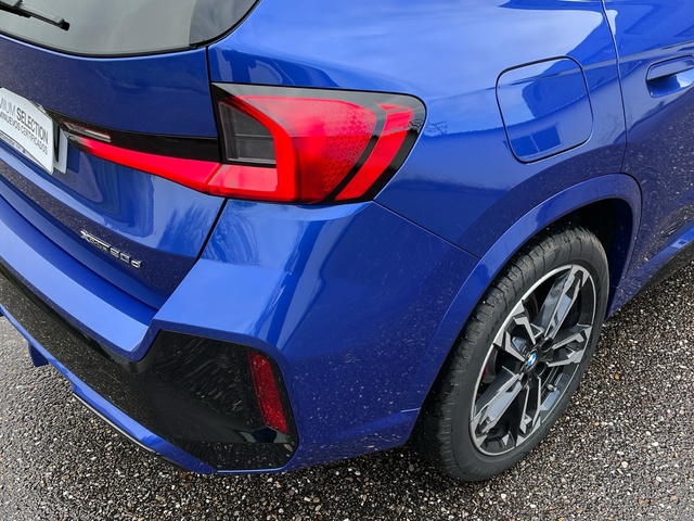 BMW X1 xDrive20d color Azul. Año 2025. 120KW(163CV). Diésel. En concesionario Celtamotor Vigo de Pontevedra