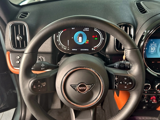 fotoG 15 del MINI MINI Countryman Cooper 100 kW (136 CV) 136cv Gasolina del 2023 en Asturias