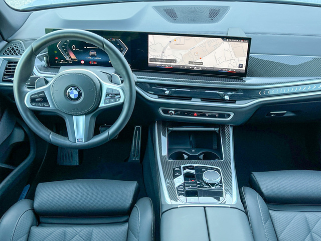 BMW X5 xDrive30d color Gris. Año 2025. 219KW(298CV). Diésel. En concesionario Celtamotor Vigo de Pontevedra