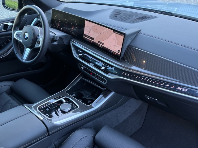 BMW X5 xDrive30d color Gris. Año 2025. 219KW(298CV). Diésel. En concesionario Celtamotor Vigo de Pontevedra