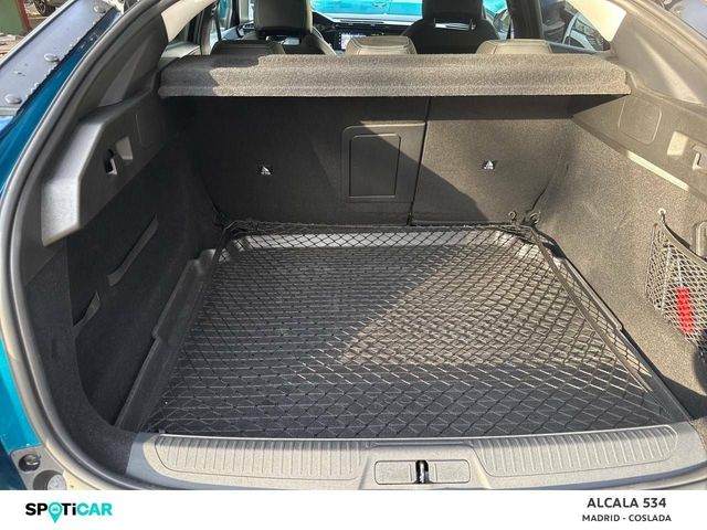 Foto 6 Peugeot 408 Allure Hybrid eDCS6 100 kW (136 CV)