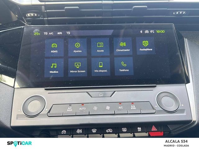 Foto 19 Peugeot 408 Allure Hybrid eDCS6 100 kW (136 CV)