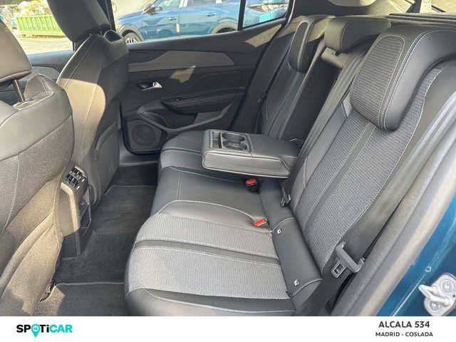 Foto 25 Peugeot 408 Allure Hybrid eDCS6 100 kW (136 CV)