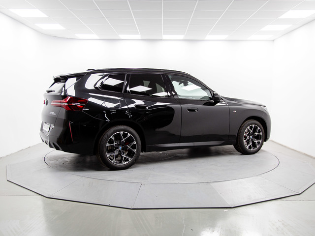 BMW X3 xDrive30e color Negro. Año 2025. 220KW(299CV). Híbrido Electro/Gasolina. En concesionario Móvil Begar Alicante de Alicante