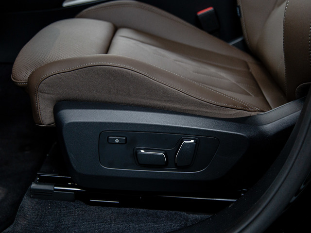 BMW X3 xDrive30e color Negro. Año 2025. 220KW(299CV). Híbrido Electro/Gasolina. En concesionario Móvil Begar Alicante de Alicante