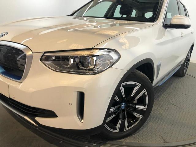 BMW iX3 Impressive color Blanco. Año 2021. 210KW(286CV). Eléctrico. En concesionario Proa Premium Ibiza de Illes Balears